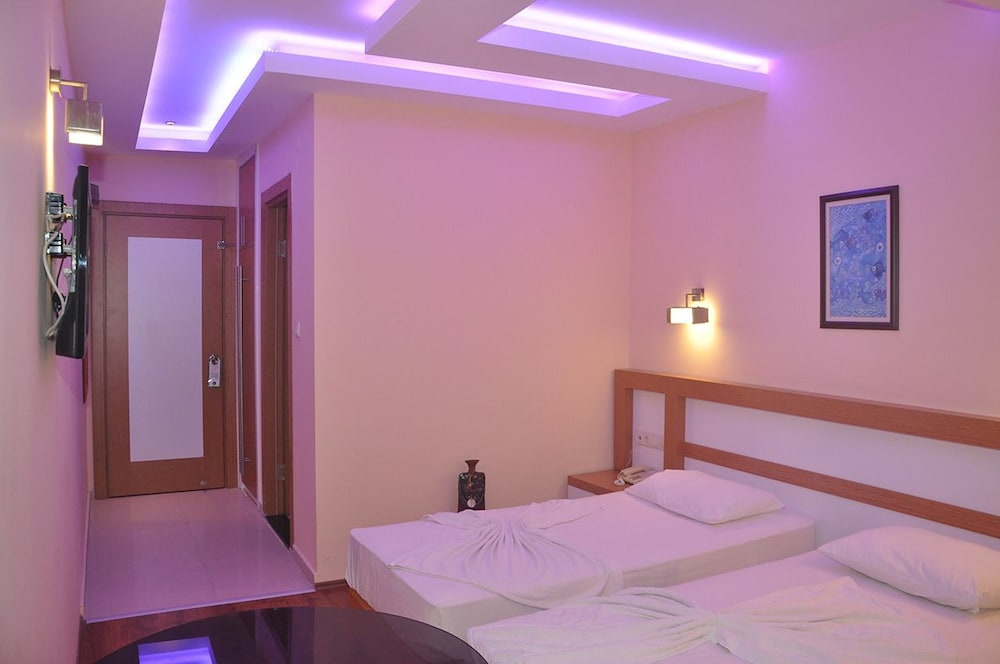 

Napoli - Konaklı - Kleopatra İkiz Otel