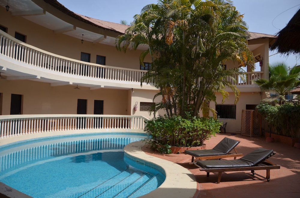 

Roma - Ziguinchor - Hotel Le Flamboyant