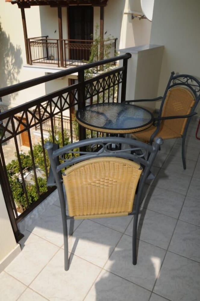 

Milano - Koukounarie - Skiathos Island Suites