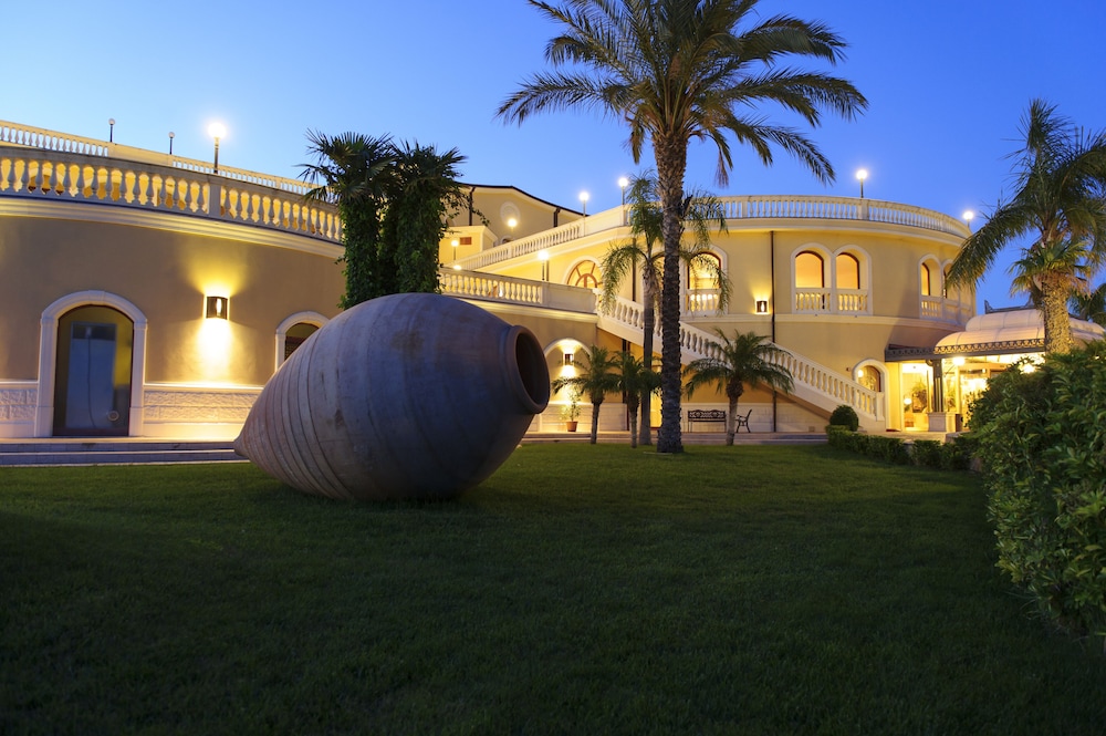 

Verona - Roccella Jonica - Parco dei Principi Hotel