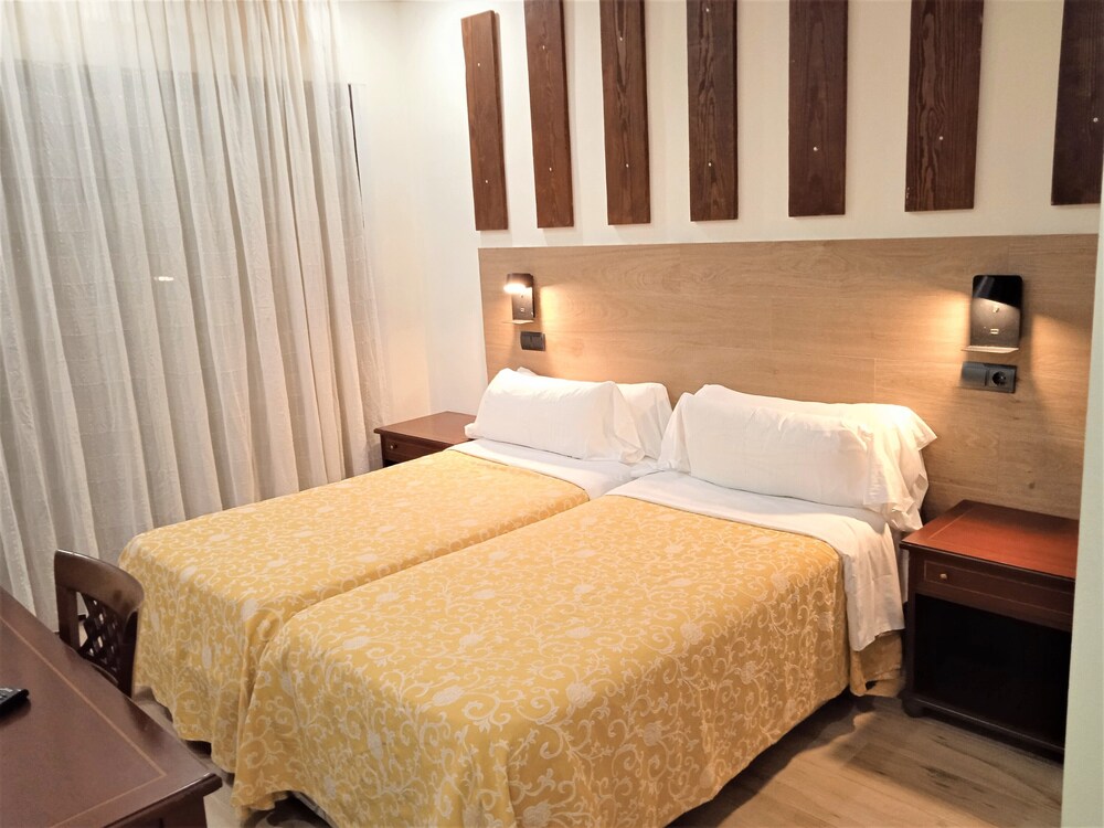 

Bologna - Castelldefels - Hotel 153