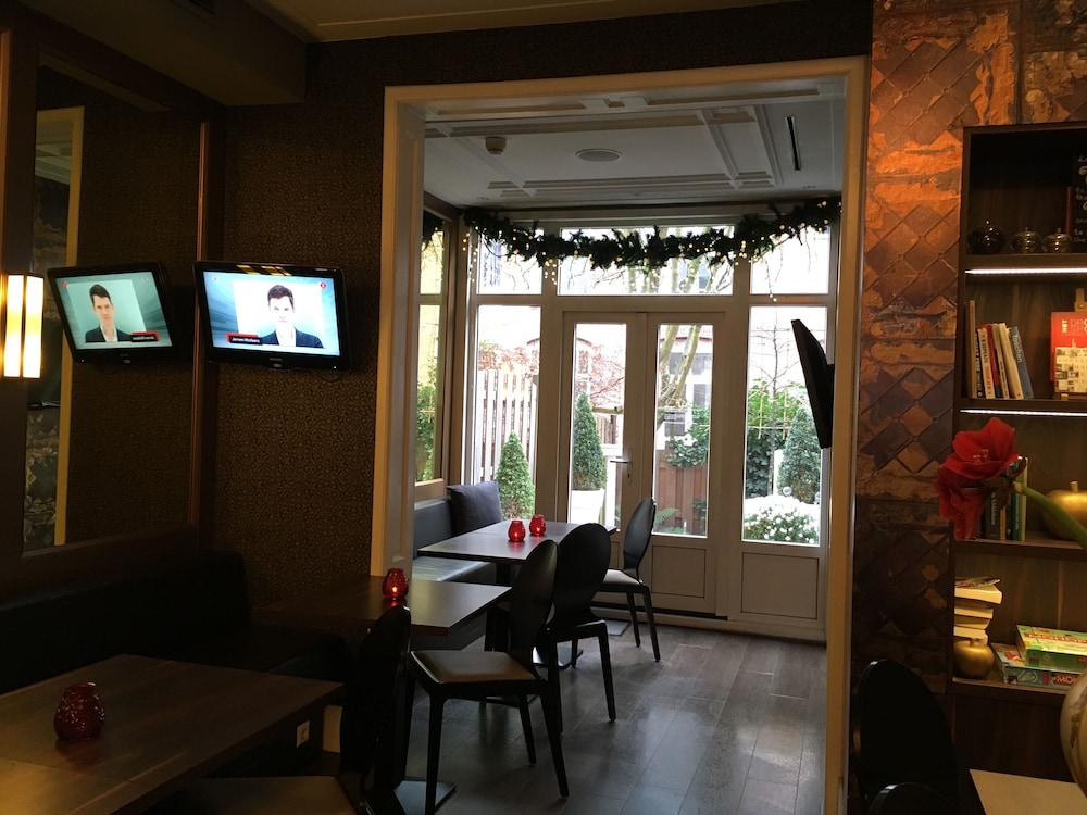 

Palermo - Schiphol - Apple Inn Hotel