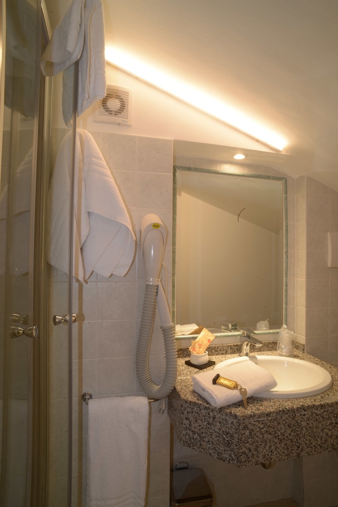 

Lamezia Terme - Grottaferrata - Hotel Villa Giulia