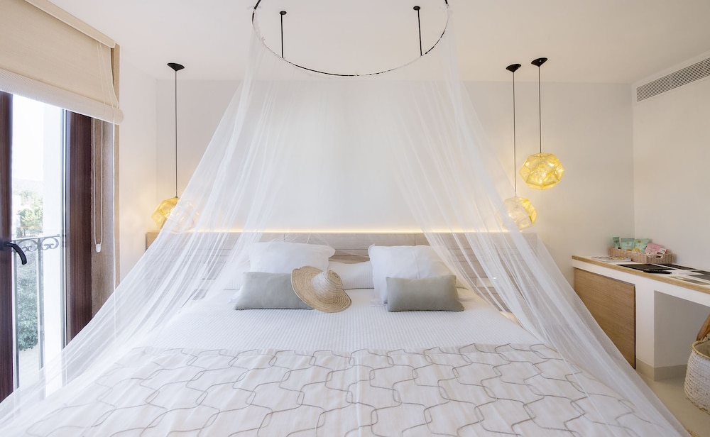 

Bari - Santa Eulalia del Río - Gatzara Suites Santa Gertrudis