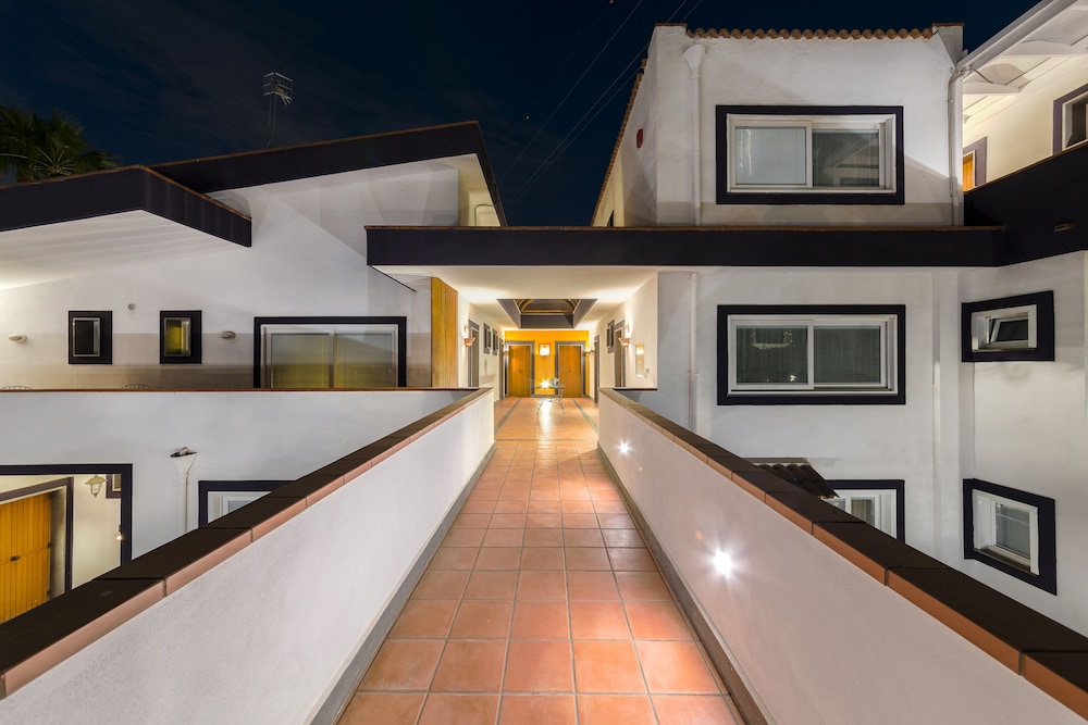 

Genova - Pozzuoli - Agave Hotel