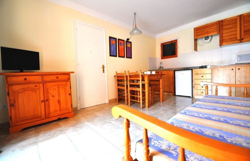 

Roma - Cala'n Bosch - Sant Joan Apartaments - Adults Only