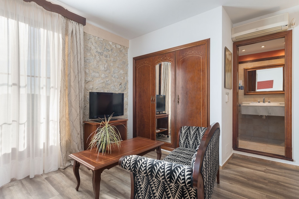

Milano - Selva - Monnaber Nou Finca Hotel & Spa