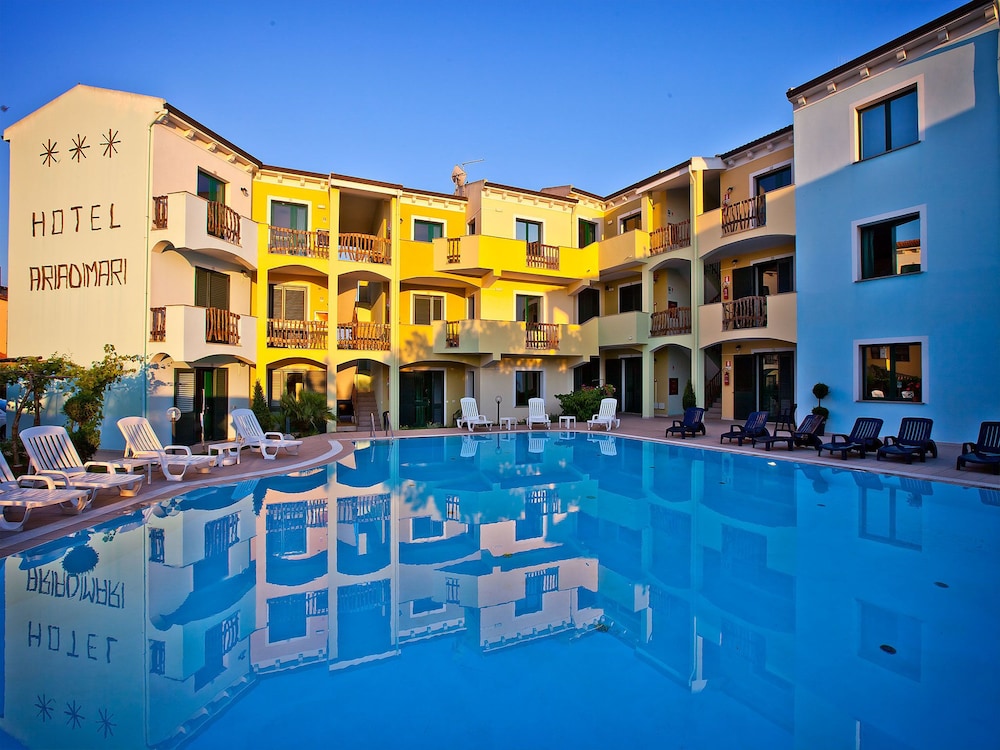 

Napoli - Castelsardo - Hotel Ariadimari