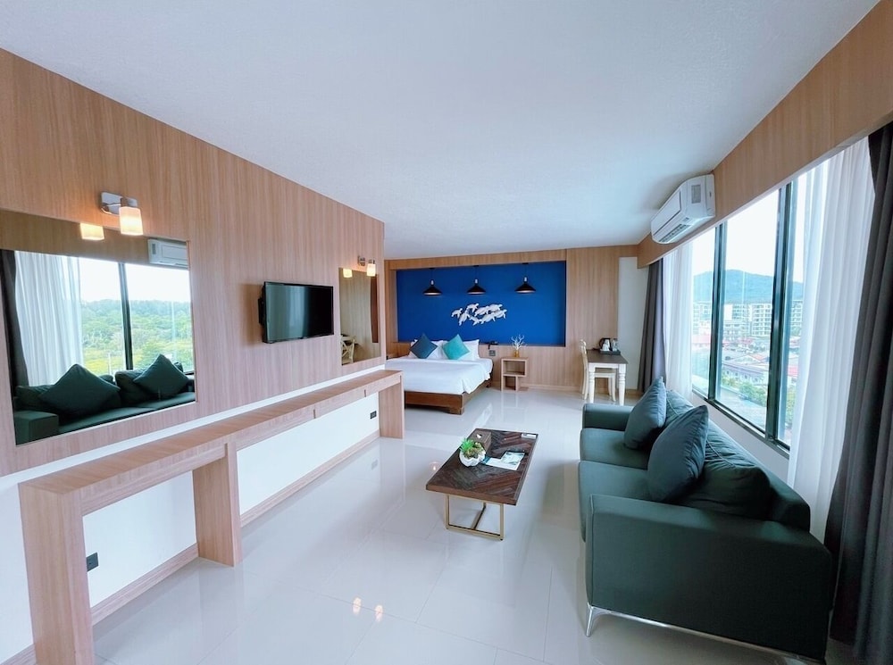 

Milano - Thalang - The Sixteenth Naiyang Beach Hotel SHA Plus