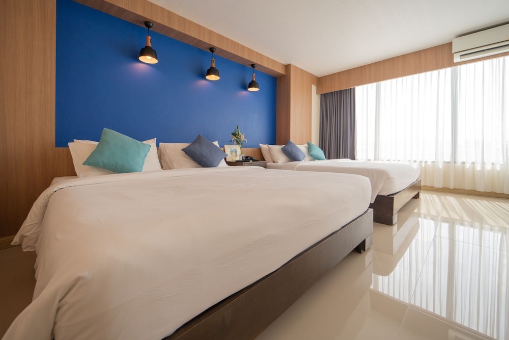 

Torino - Thalang - The Sixteenth Naiyang Beach Hotel SHA Plus