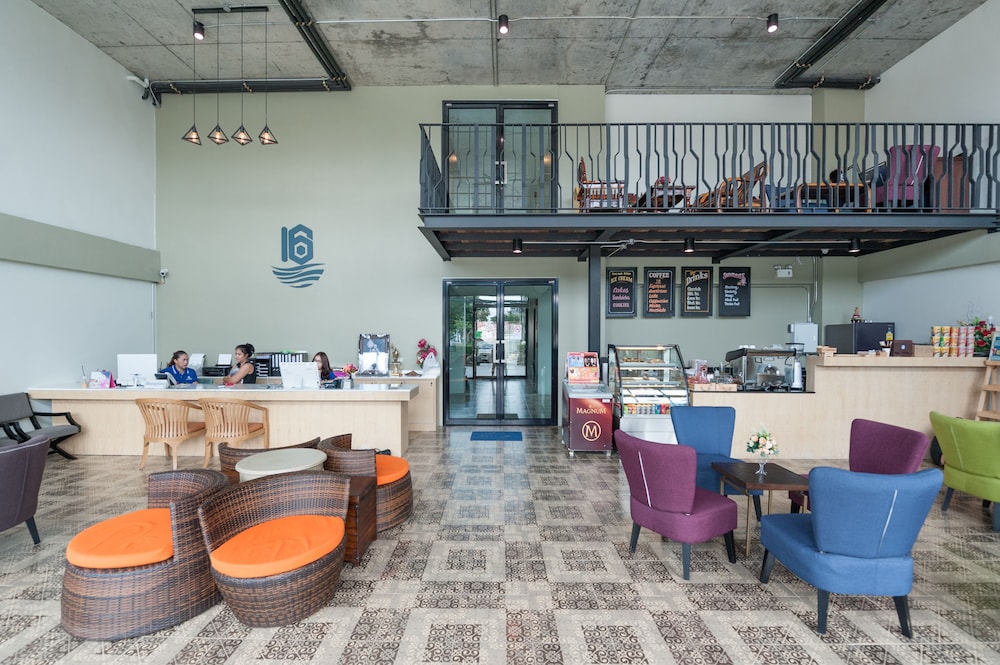 

Bari - Thalang - The Sixteenth Naiyang Beach Hotel SHA Plus