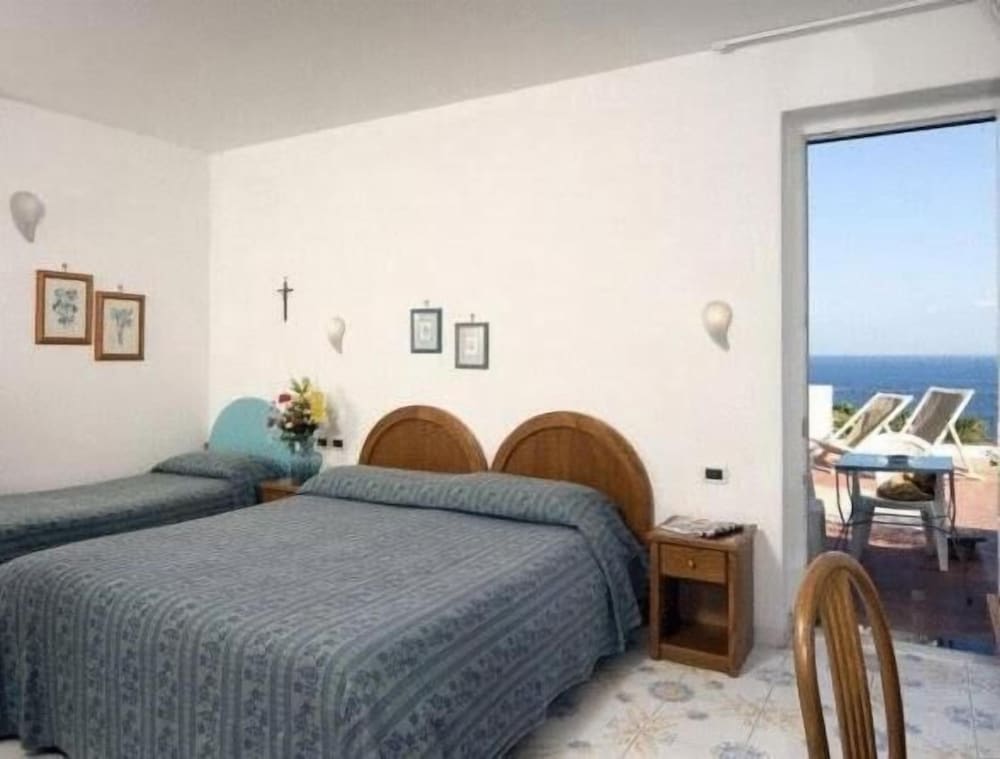 

Trieste - Forio - Hotel Gemma