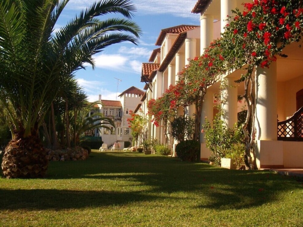 

Bari - Quarteira - Old Village & Prestige