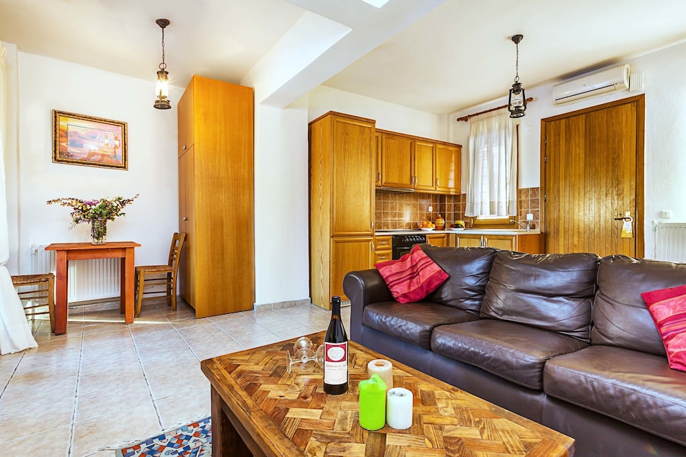 

Bari - Kassandra - Paliouri - Akritas Ef Zin Villas & Suites