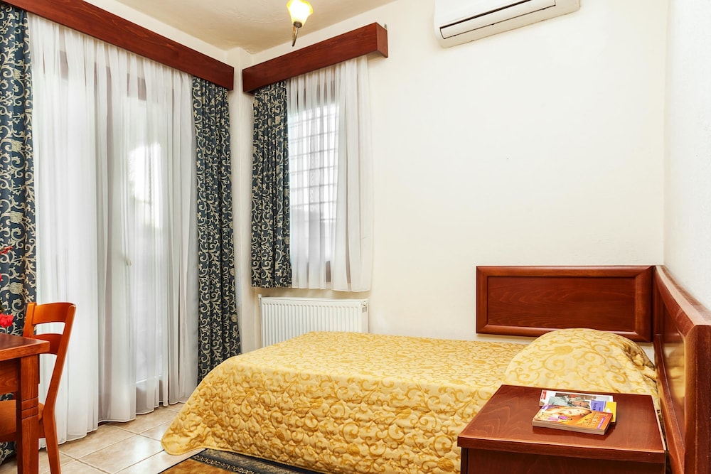 

Roma - Kassandra - Paliouri - Akritas Ef Zin Villas & Suites