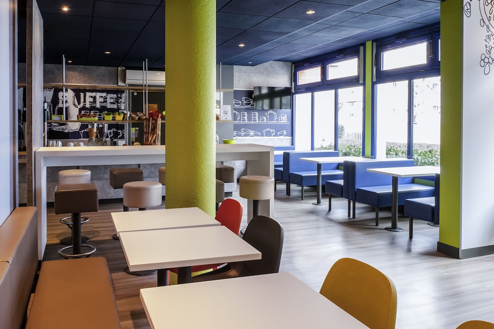 

Cagliari - Levallois-Perret - ibis Budget Courbevoie Paris La Défense