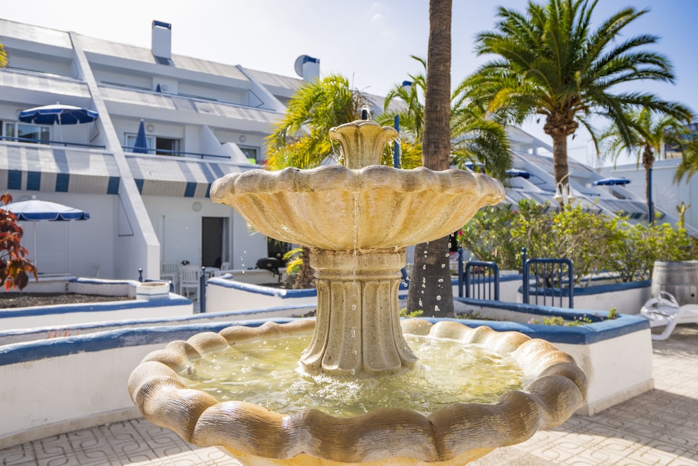 

Torino - Playa Fañabe - Apartamentos Puerto Colon Club