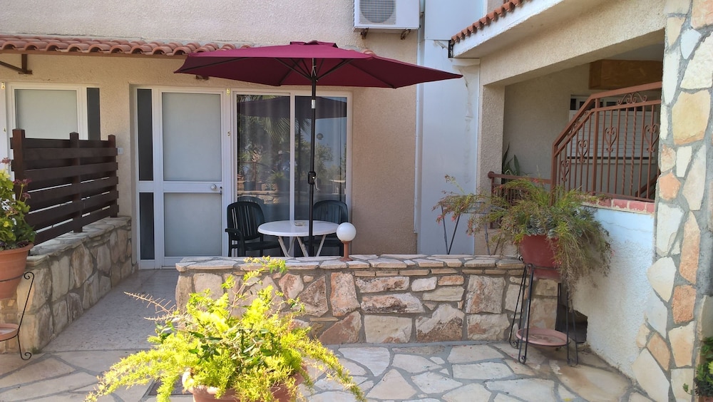 

Roma - Pissouri - Rantzo Holiday Apartments