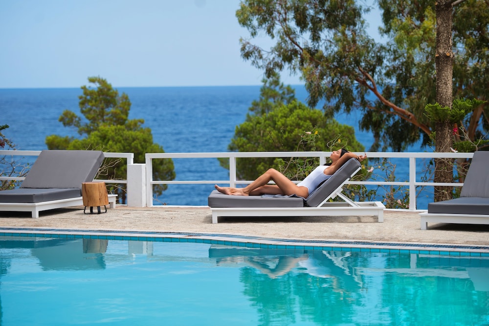 

Milano - Monemvasia - Akra Morea Hotel & Residences