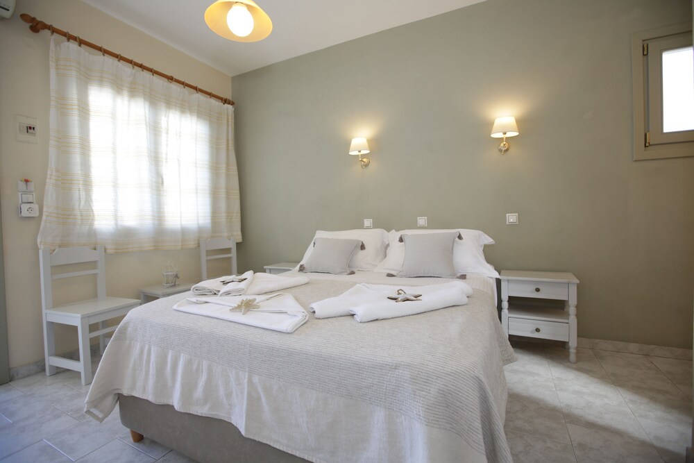 

Roma - Paros - Alexandra's Rooms