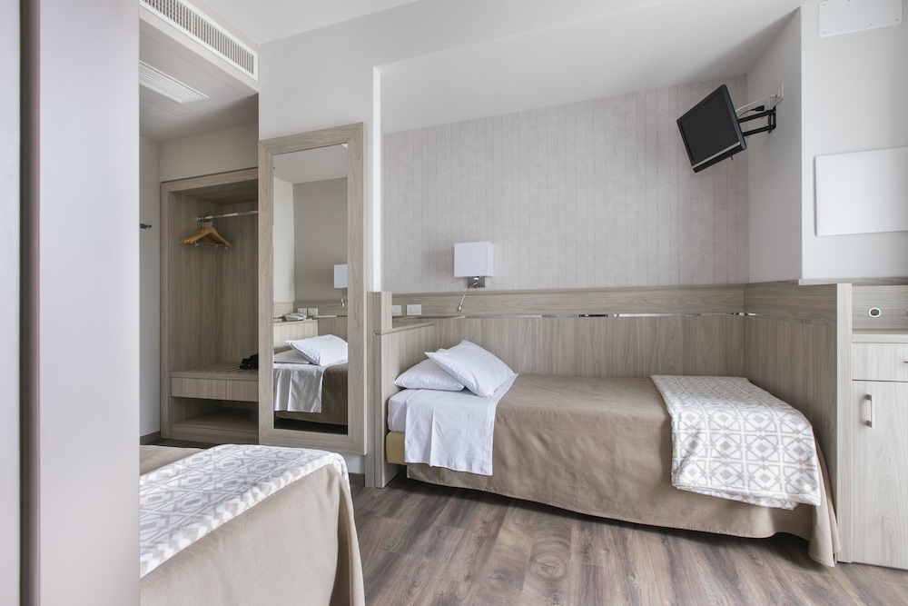 

Brindisi - Chiavenna - Hotel Conradi