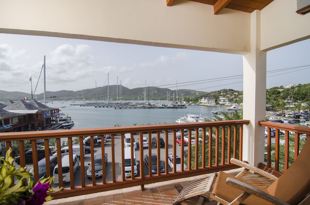 

Milano - English Harbour - Antigua Yacht Club Marina