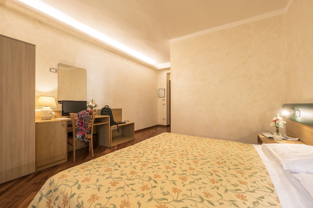 

Palermo - Perugia - Hotel Vega Perugia