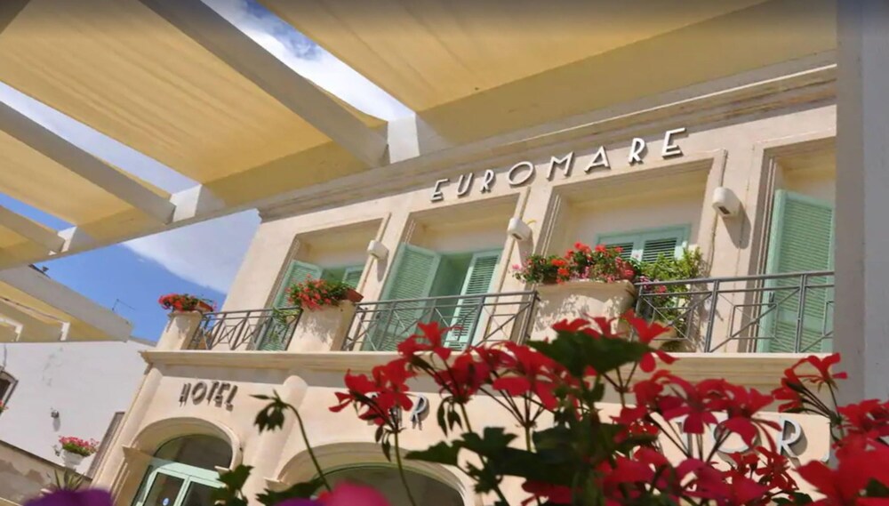 

Pisa - Santa Cesarea Terme - Hotel Euromare