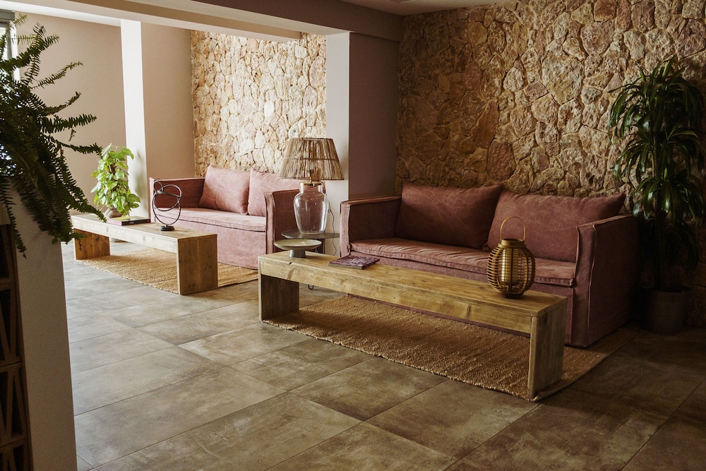

Lamezia Terme - Calas de Mallorca - ICON Valparaiso - Adults Only