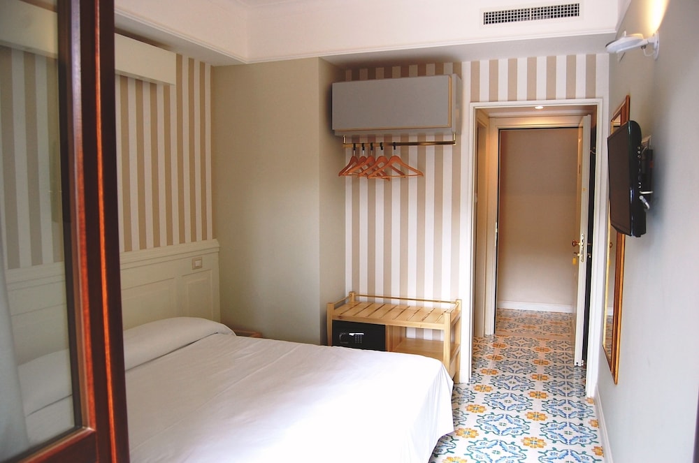 

Milano - Castellammare di Stabia - Hotel Zeus