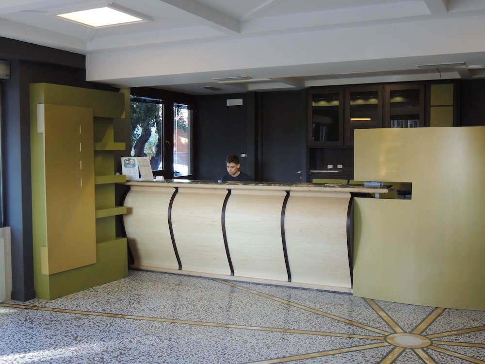 

Milano - Castellammare di Stabia - Hotel Zeus
