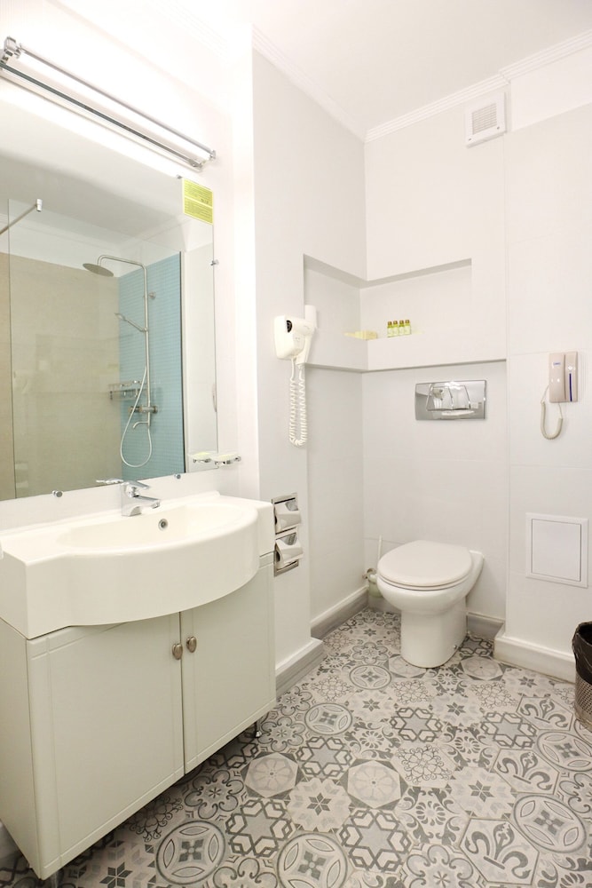 

Catania - Otopeni - Phoenicia Grand Hotel