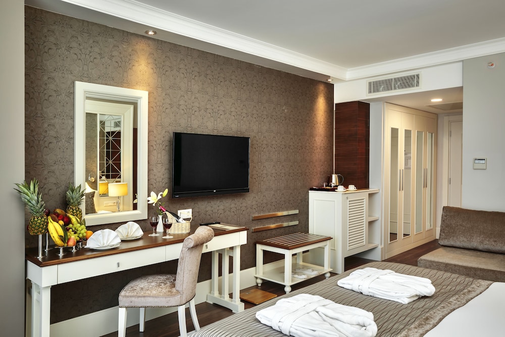 

Napoli - Menderes - Sunis Efes Royal Palace Resort & Spa