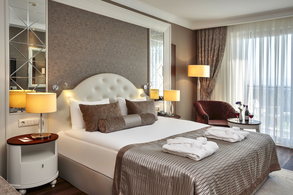 

Roma - Menderes - Sunis Efes Royal Palace Resort & Spa