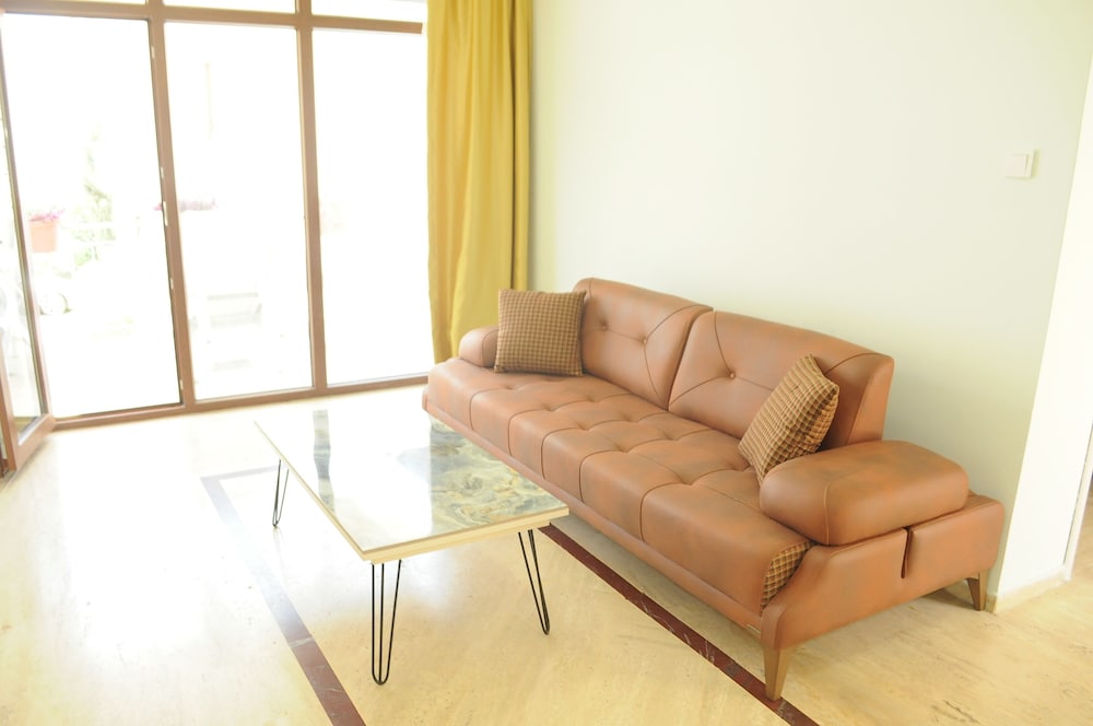 

Milano - Kemer - kemer suit