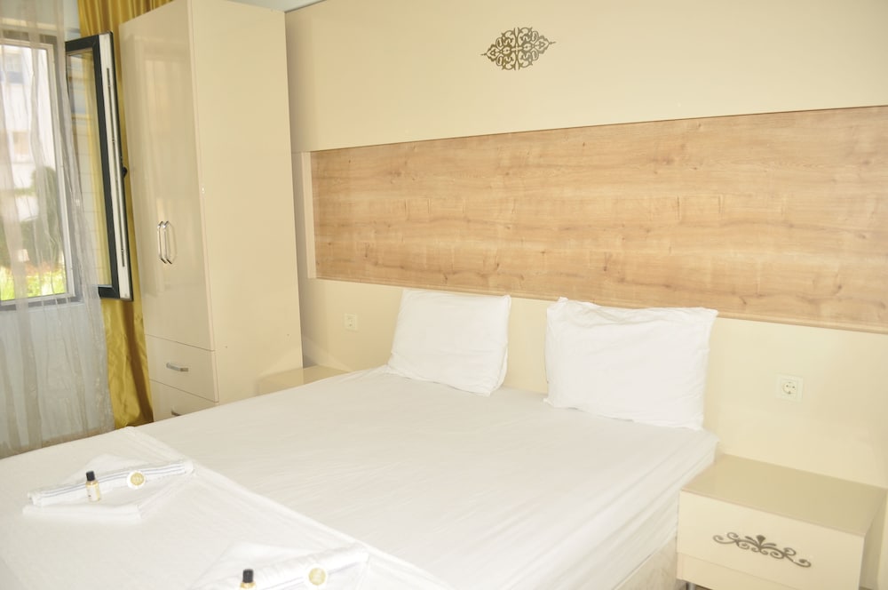 

Bologna - Kemer - kemer suit