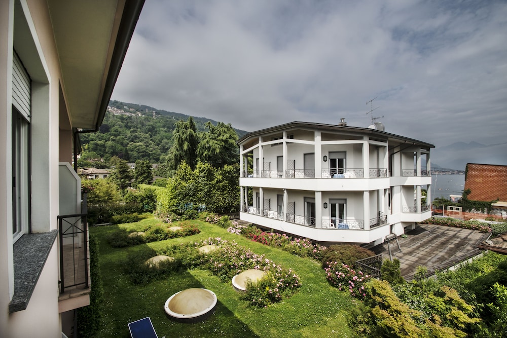 

Milano - Lago Maggiore, Laghi Italia - Hotel Lido La Perla Nera