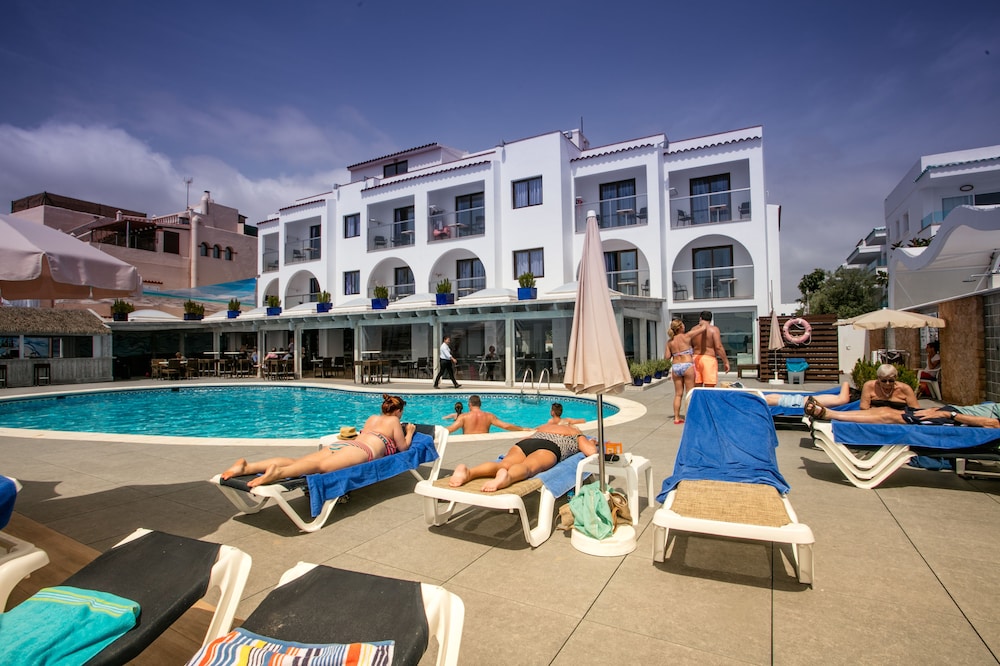 

Bologna - Playa d'en Bossa, Ibiza - Apartamentos Sal Rossa
