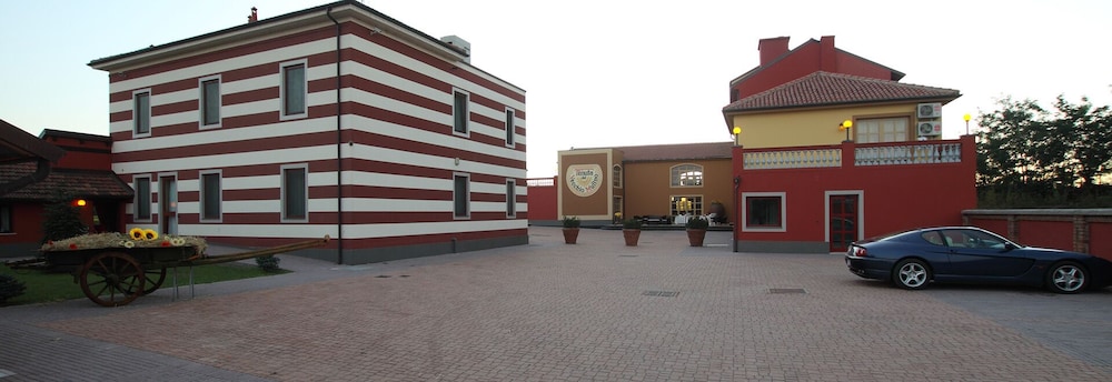 

Genova - Casale Monferrato - Tenuta del Vecchio Mulino