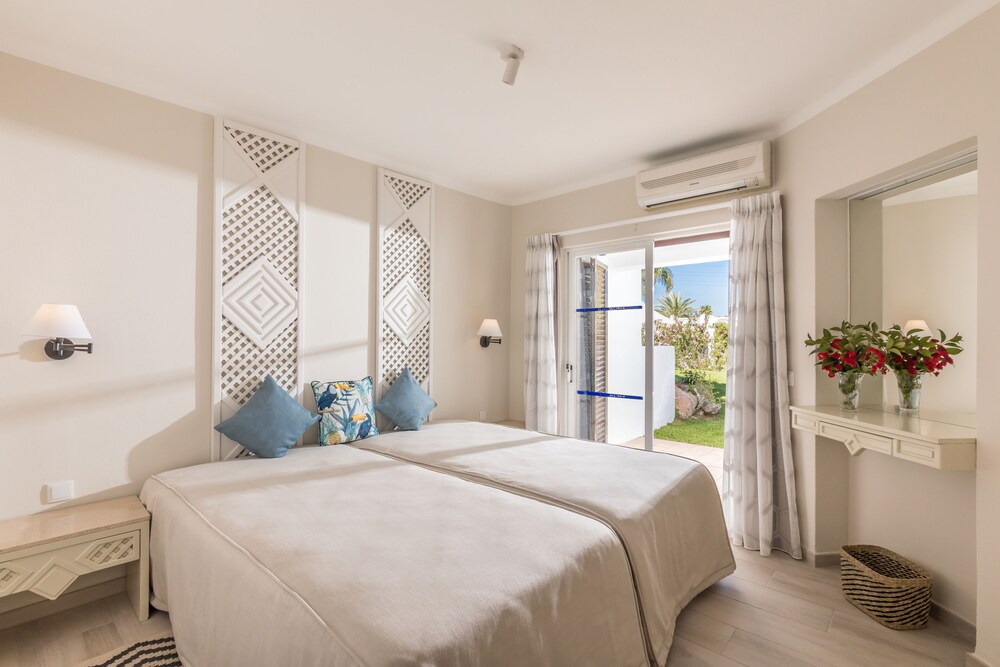 

Bari - Albufeira - Clube Albufeira Garden Village