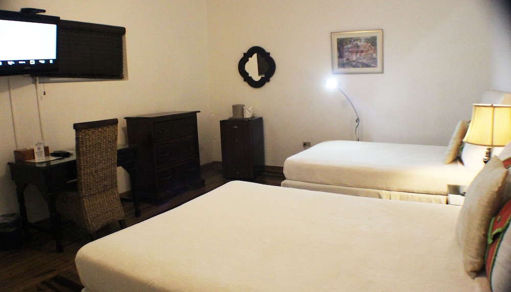 

Napoli - Montego Bay - Altamont West Hotel