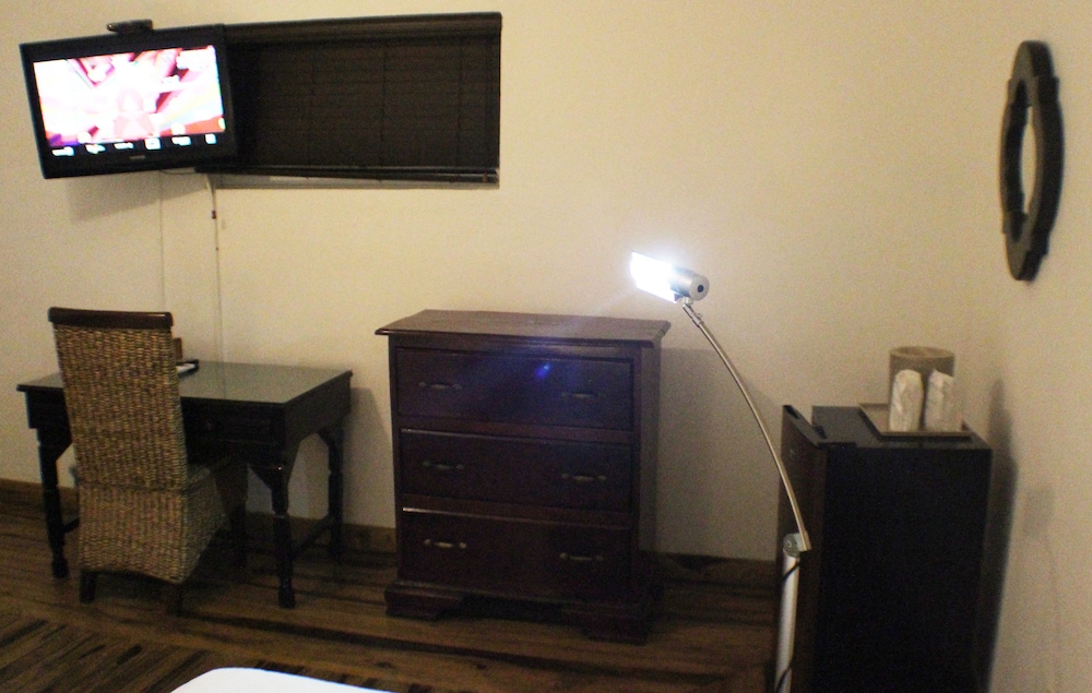 

Napoli - Montego Bay - Altamont West Hotel