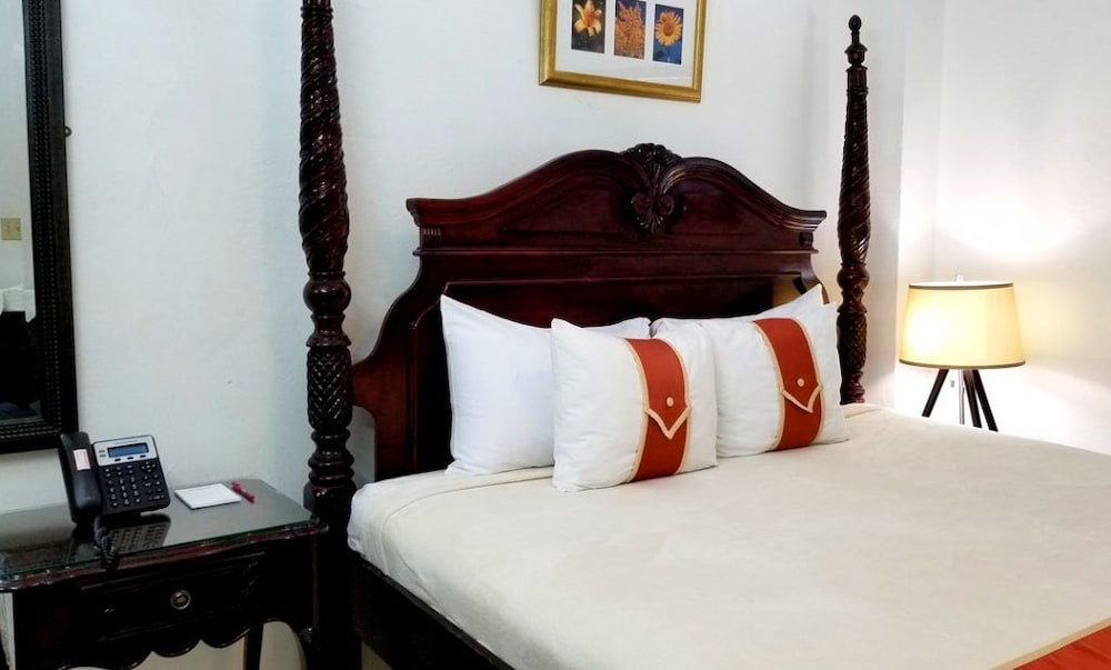 

Palermo - Montego Bay - Altamont West Hotel