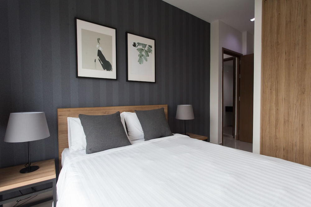

Milano - Thung Si Kan - The Journey Hotel