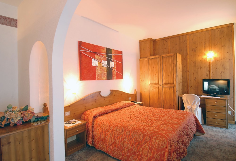 

Bari - San Martino di Castrozza - G. Hotel Des Alpes (Classic since 1912)