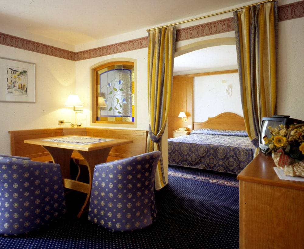 

Napoli - San Martino di Castrozza - G. Hotel Des Alpes (Classic since 1912)