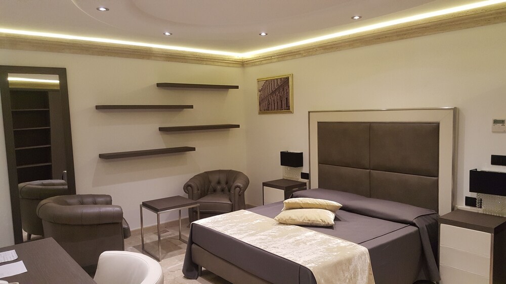 

Pisa - Manduria - BHB Hotel