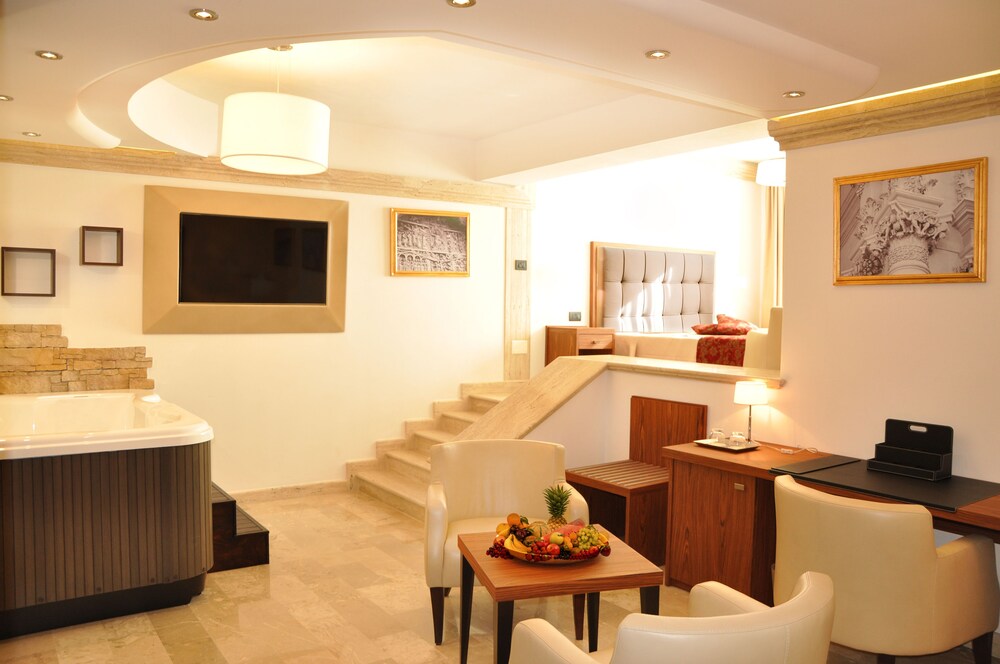 

Napoli - Manduria - BHB Hotel