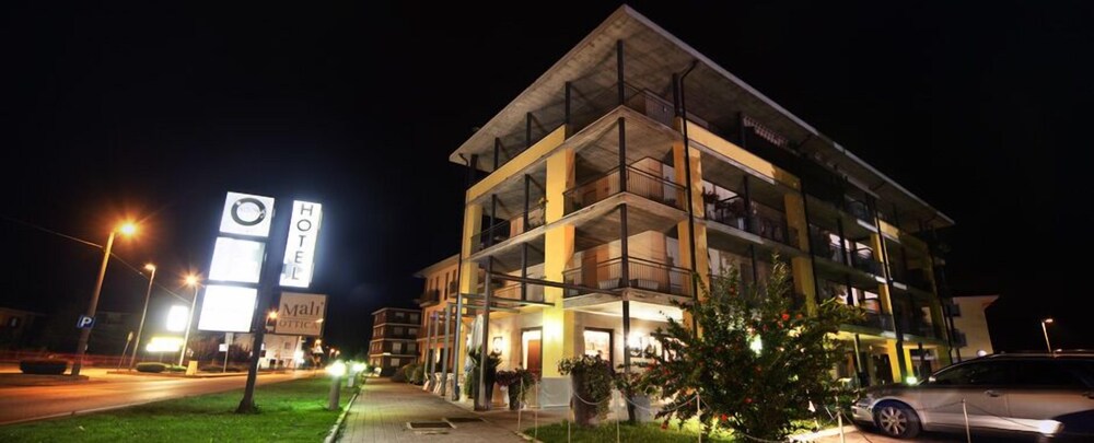 

Milano - Santo Stefano Belbo - Agorà Hotel
