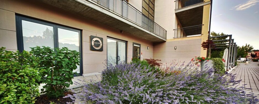 

Milano - Santo Stefano Belbo - Agorà Hotel